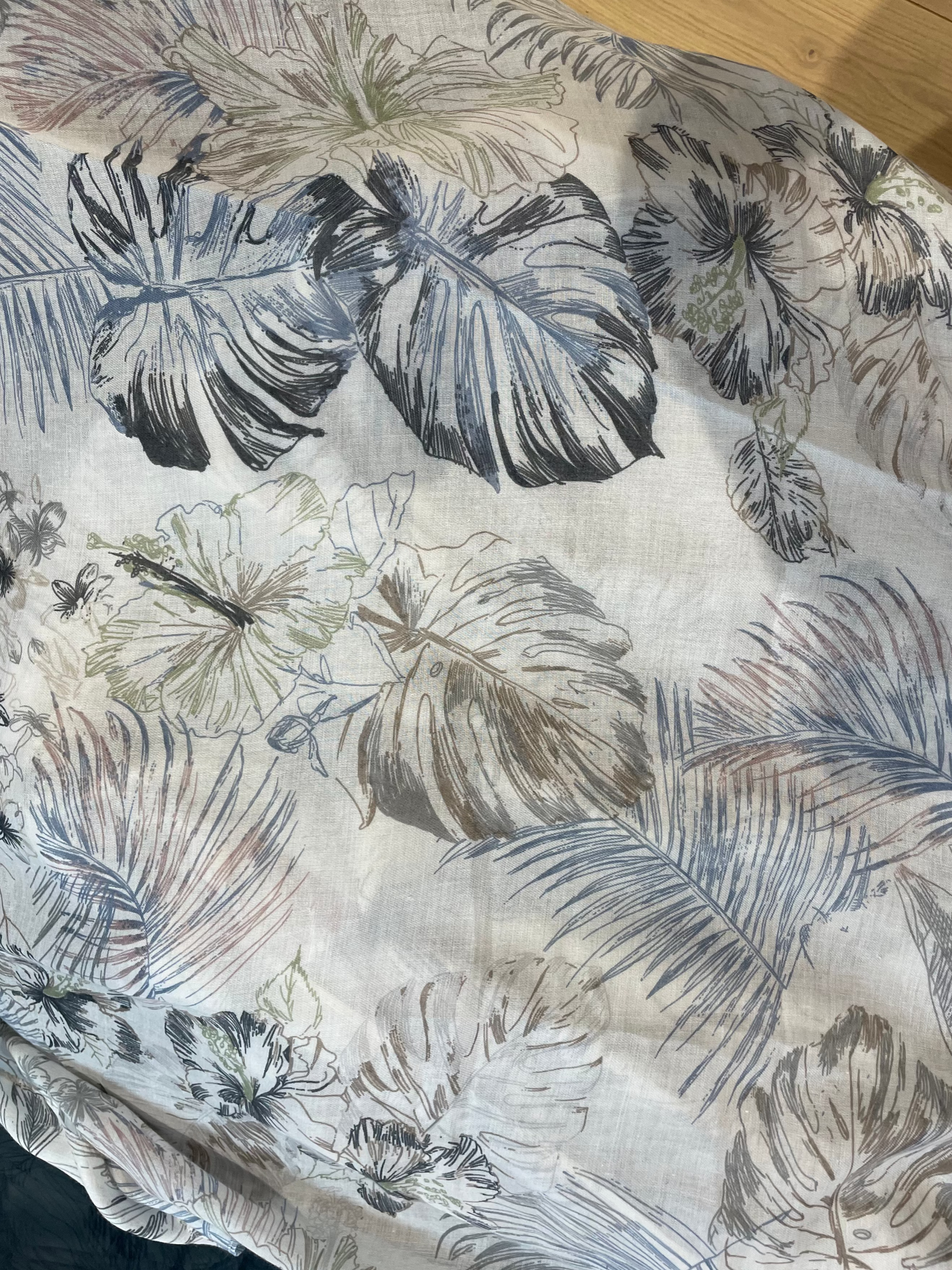 Echarpe fleurie - bleu