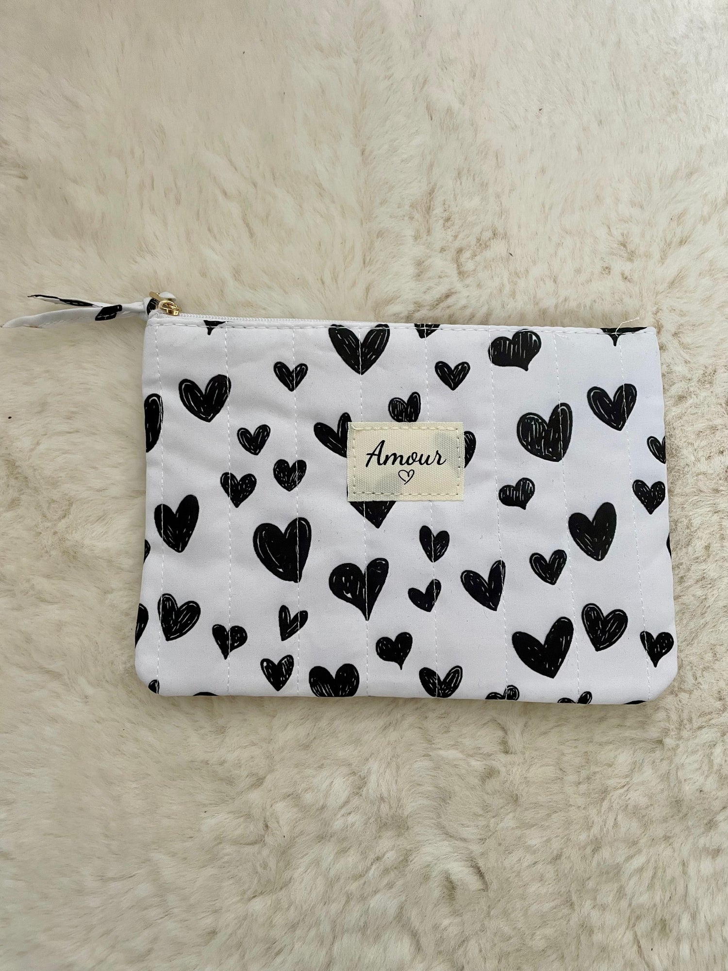 pochette coeur noir